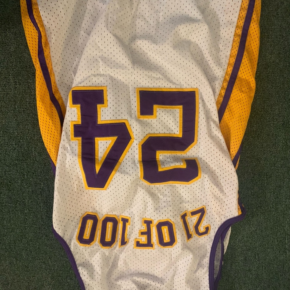 2 jerseys - Picture 3 of 6